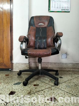 বস চেয়ার